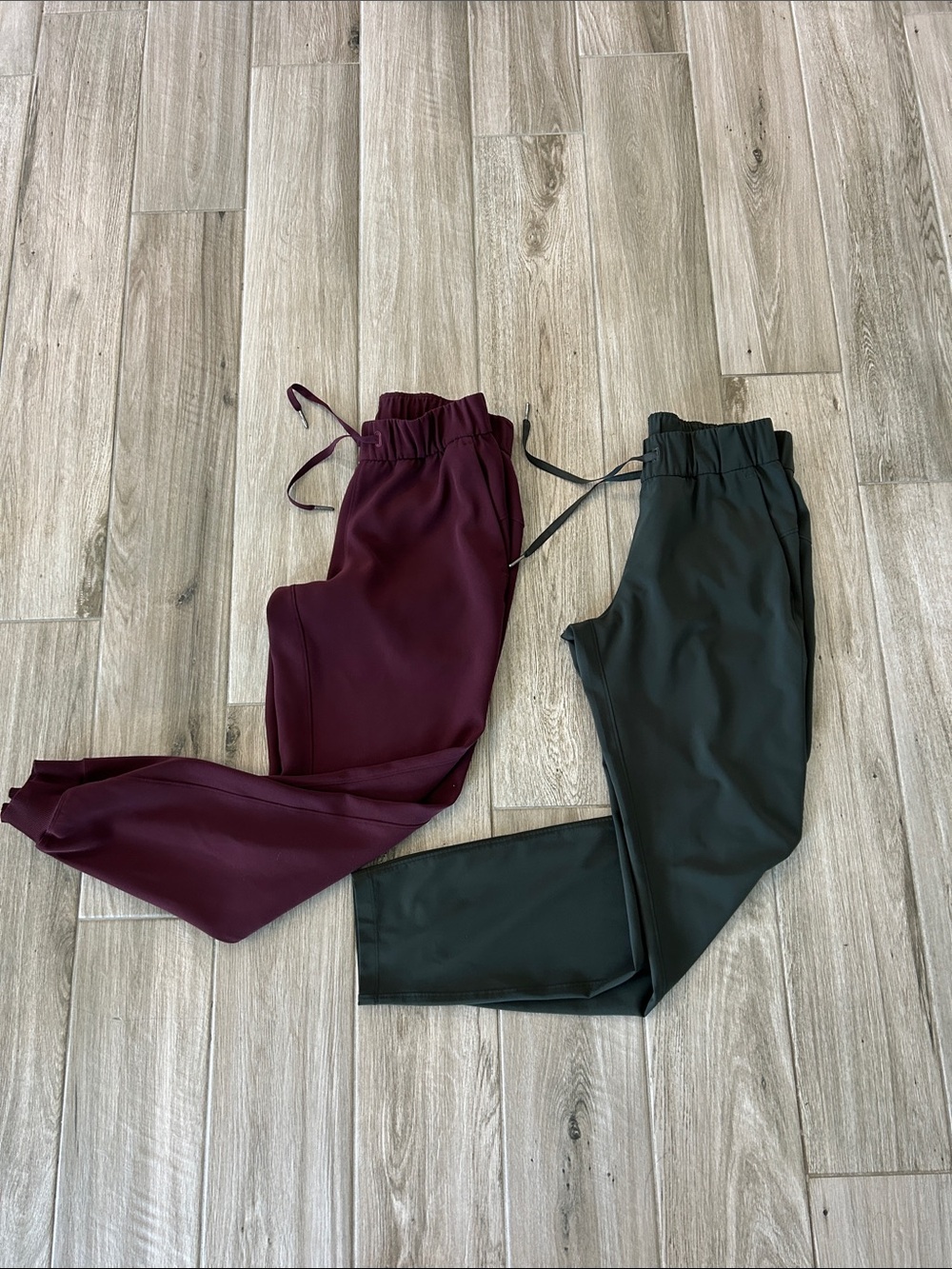 lululemon athletica Track Joggers in Burgundy and Dark Green